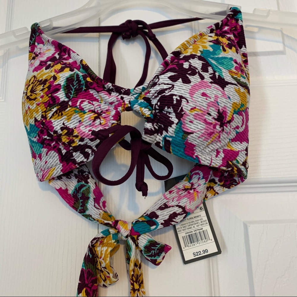 👙 NWT Floral bikini top